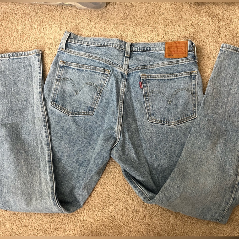 Levis women’s 501 jeans